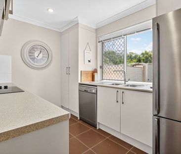 CHARMING TOWNHOUSE IN SERENE WARNER GROVES - Photo 6