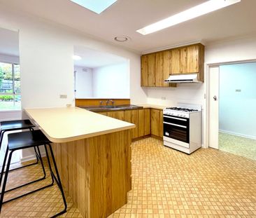 3 BEDROOM FAMILY HOME IN PRIZED LOCATION - Photo 6