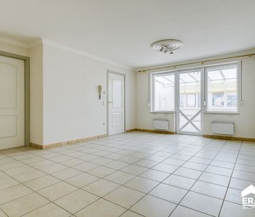 Appartement met veranda, staanplaats in centrum Herk-de-Stad - Photo 3