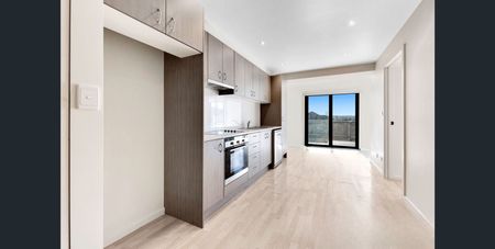 Classic 2Br Townhouse in Maribyrnong! - Photo 4