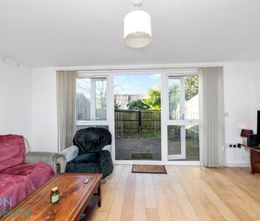 4 bedroom semi-detached house to rent - Photo 2