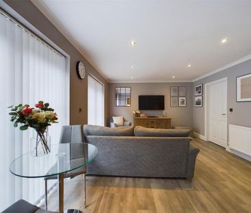 2 bedroom ground floor flat to rent - Photo 5