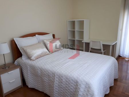 Apartamento T4 - Photo 2