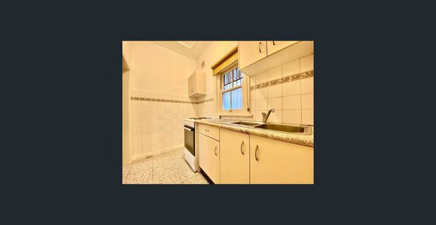 One bedroom apartment in the heart of Cleveland Street - Photo 1