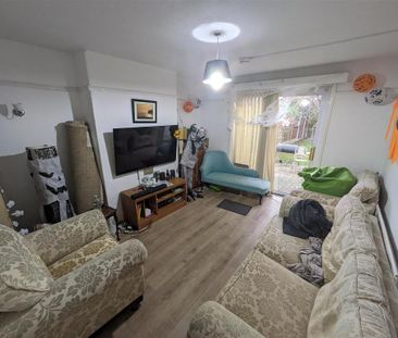 3 bedroom private hall to rent - Photo 1