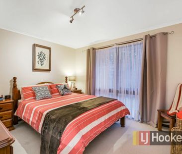 32 Beckington Crescent, Hampton Park VIC - Photo 4