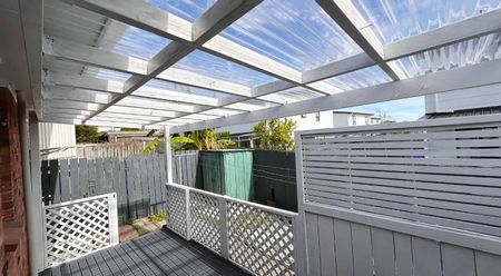 65c Astley Ave, New Lynn, Auckland - Photo 2