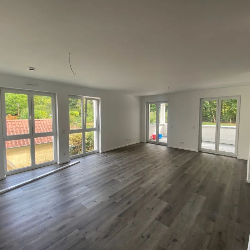 KfW 40 - - offen-moderne Etagenwohnung in ruhiger Lage mit Balkon - Photo 1