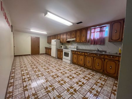 For Lease - 7276 Dellaport Drive, Mississauga, Ontario - Photo 5