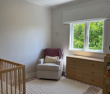 Beautifully Renovated 3 Bedroom Family Home - Photo 4