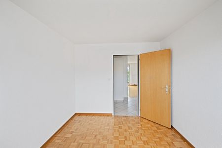 Appartement de 4 pièces au rez-de-chaussée avec balcon - Photo 4