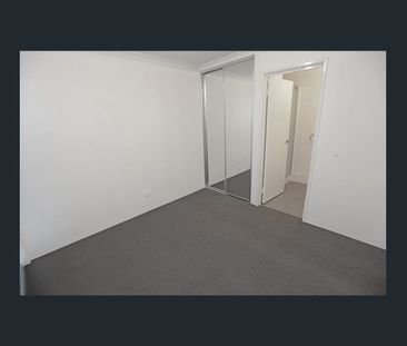 LOVELY VILLA - LOW MAINTENANCE - Photo 2