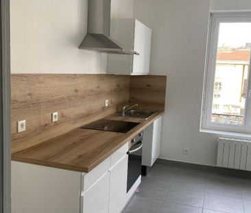 Location appartement rénové 4 pièces 101.8 m² à Vienne (38200) 4 - Photo 5