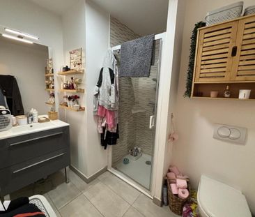 T2 dans la Résidence l'Echappée verte proche CHU avec place de parking - Photo 2