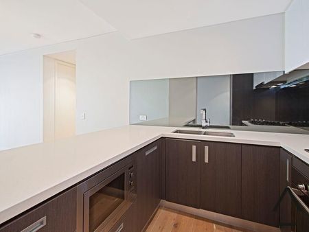 Centrally located two bedroom luxury apartment in heart of North Sydney - Photo 3