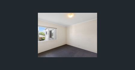 Two Bedroom Unit on the Maroochy River! - Photo 2