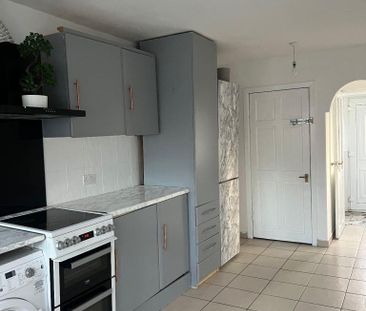 1 bedroom in a house share to rent - Photo 4