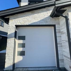 NEW GARDEN LEVEL SUITE WITH SINGLE CAR GARGAE&PRIVATE YARD - Photo 2