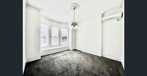 Historic Family Residence - Photo 1