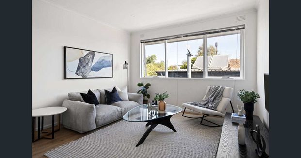 Contemporary charm in a convenient location - Photo 1