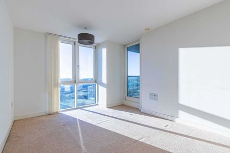 2 bed Flat for rent - Photo 3