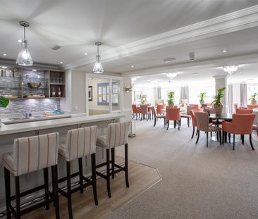 Beeches Lodge, Burnham, Buckinghamshire - Photo 4
