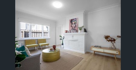 Charming home in a prime location of Moonee Ponds. - Photo 2