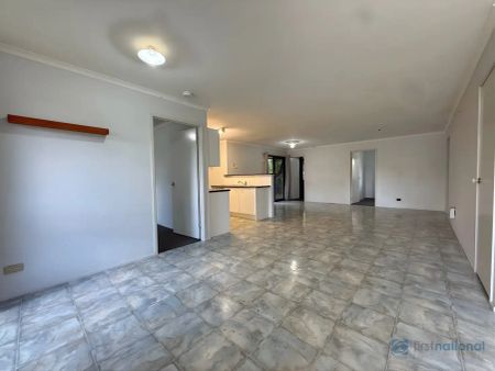 “CONVENIENT NORTH BOOVAL LOCATION” - Photo 4