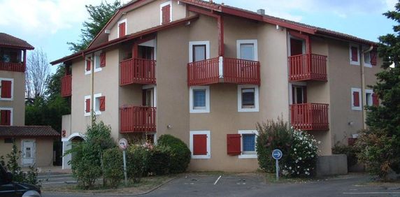 Location Appartement 2 pièces 33m² MONT DE MARSAN 40000 - Photo 2