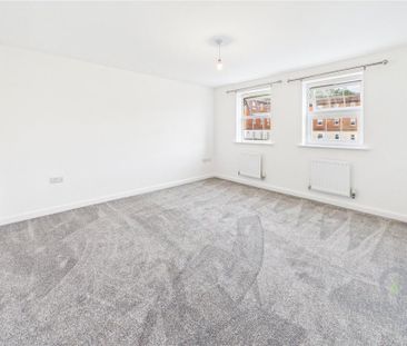 3 bedroom end of terrace house to rent - Photo 3