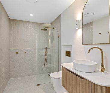 Designer Home in Prime Tewantin Location - Photo 6