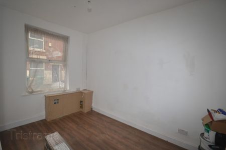 4 bed Mid Terraced House for Rent - Photo 3