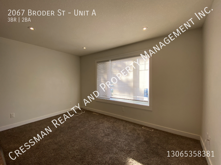 3 Bedroom, 2 Bath UPPER LEVEL - Photo 5