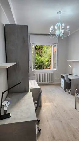 Via Azzo Gardino, Bologna, Emilia-Romagna 40122 - Photo 5