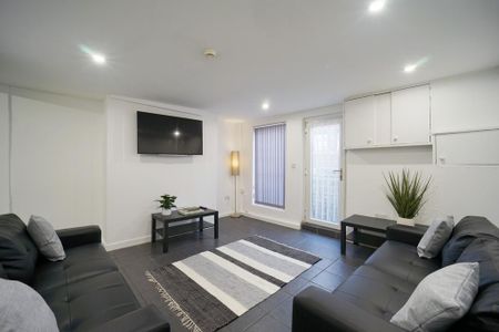 6 bedroom house to rent - Photo 2