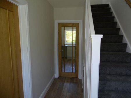 3 bedroom semi-detached house to rent - Photo 3