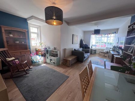 3 bedroom semi-detached house to rent - Photo 4