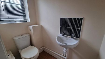 2 bedroom terraced house to rent - Photo 5