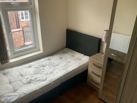 4 bedroom house to rent - Photo 2