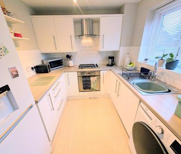 2 bedroom end of terrace house to rent - Photo 4