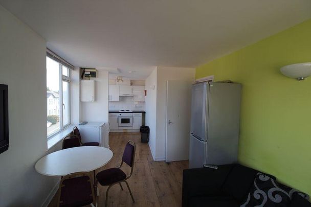 3 bedroom apartment to rent - Photo 1