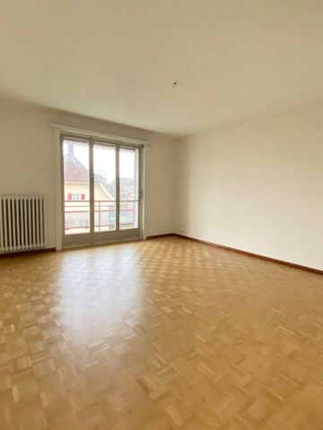 Bel appartement à Peseux, proche des commerces et transports en commun - Photo 2