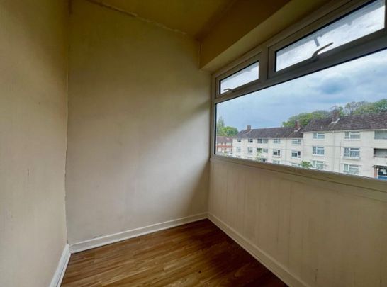 3 Bed Flat, Wellow Close, SO18 - Photo 1