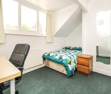 Glebe Avenue (room 6), Kirkstall, Leeds - Photo 5