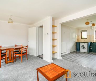 3 bedroom terraced house to rent - Photo 2