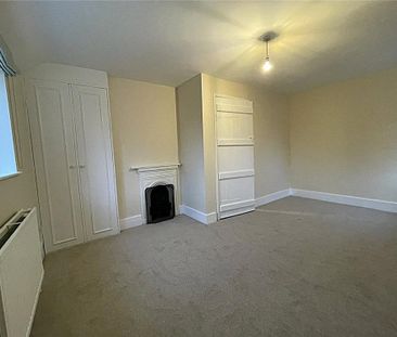 4 bedroom detached house to rent - Photo 4