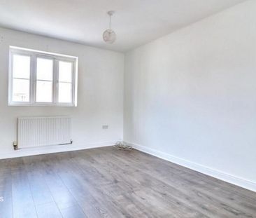 2 bedroom maisonette to rent - Photo 4
