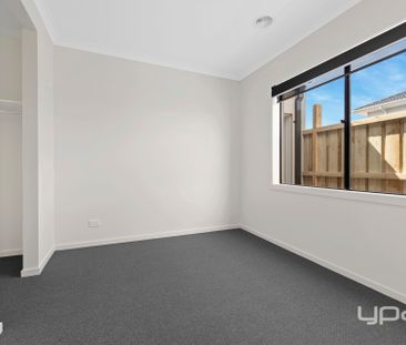 6 Ivanhoe Avenue, Fraser Rise - Photo 4