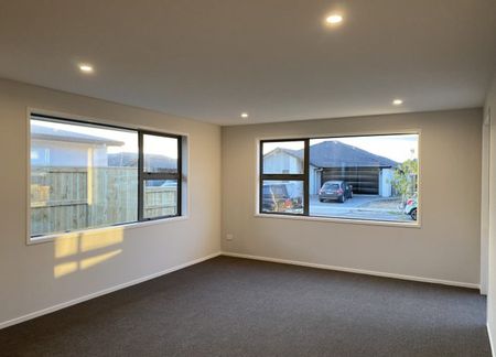 Stylish Living - Photo 2