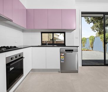 Modern Living - Photo 2